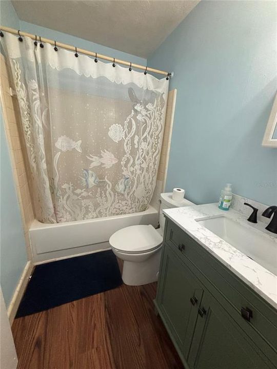 Active With Contract: $195,000 (3 beds, 1 baths, 972 Square Feet)