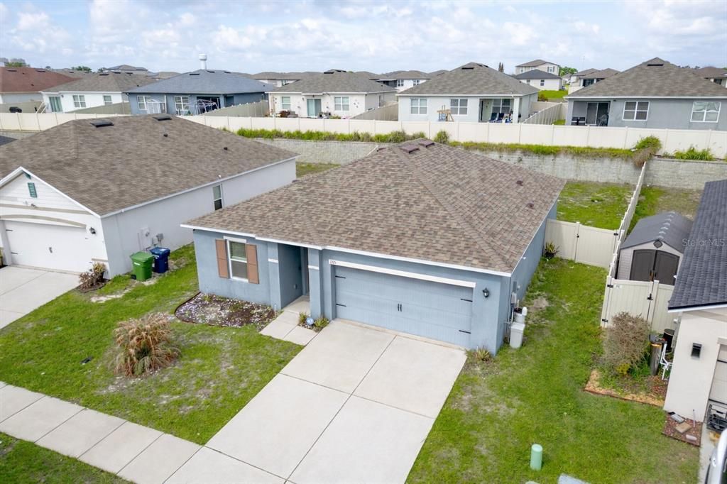 Activo con contrato: $239,990 (3 camas, 2 baños, 1426 Pies cuadrados)