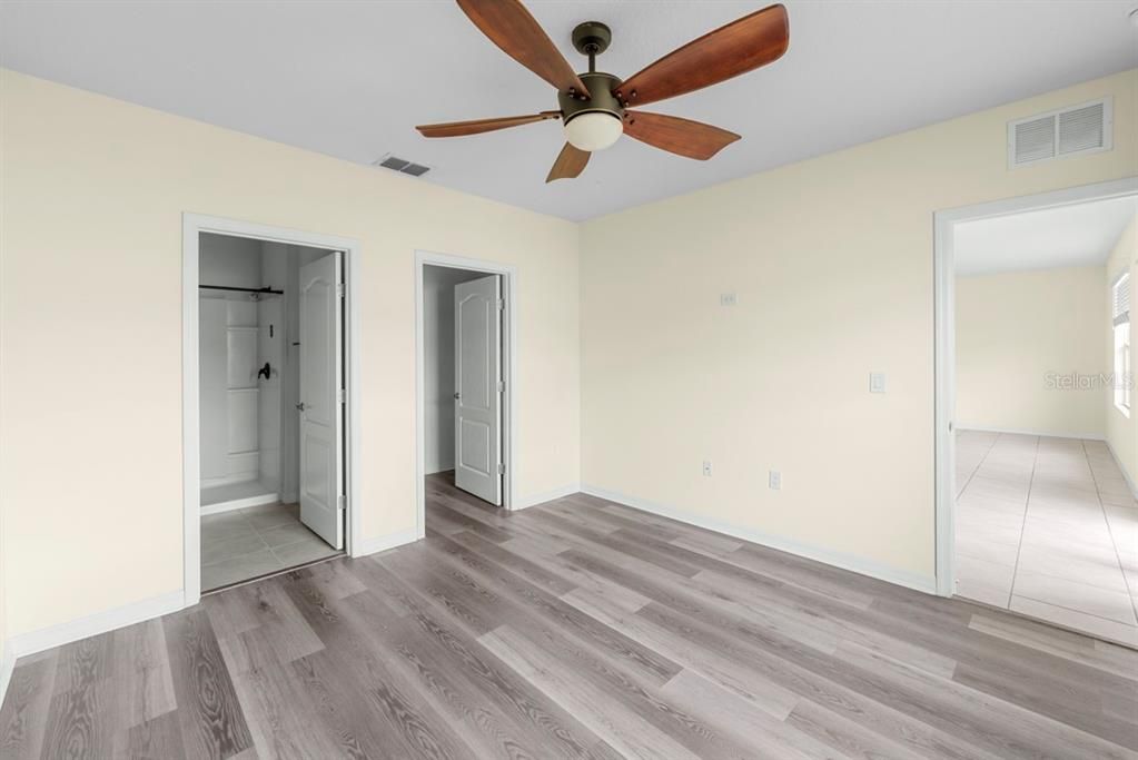 Activo con contrato: $239,990 (3 camas, 2 baños, 1426 Pies cuadrados)