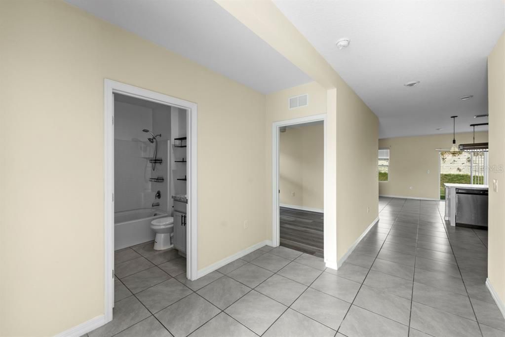 Activo con contrato: $239,990 (3 camas, 2 baños, 1426 Pies cuadrados)