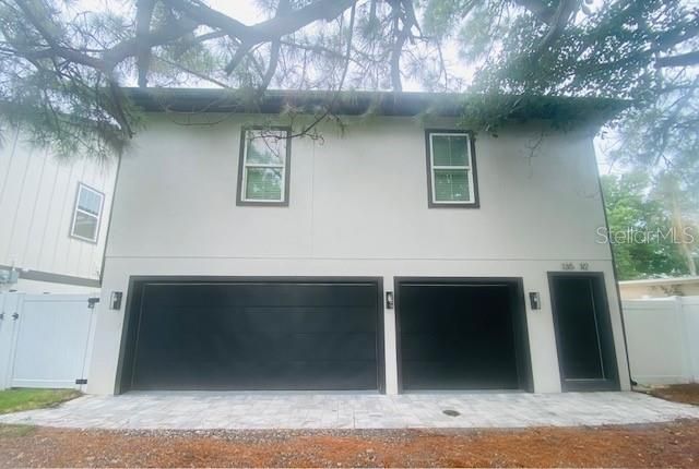Active With Contract: $1,895 (1 beds, 1 baths, 800 Square Feet)