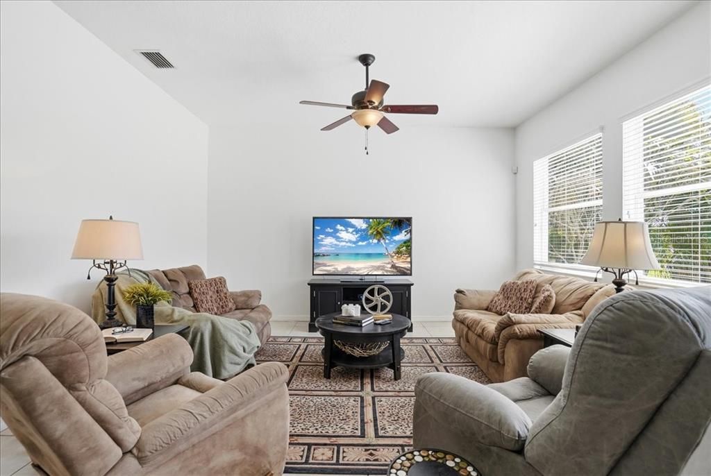 For Sale: $549,000 (3 beds, 3 baths, 2909 Square Feet)