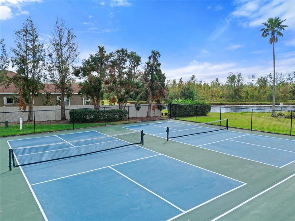 En Venta: $525,000 (3 camas, 3 baños, 2909 Pies cuadrados)
