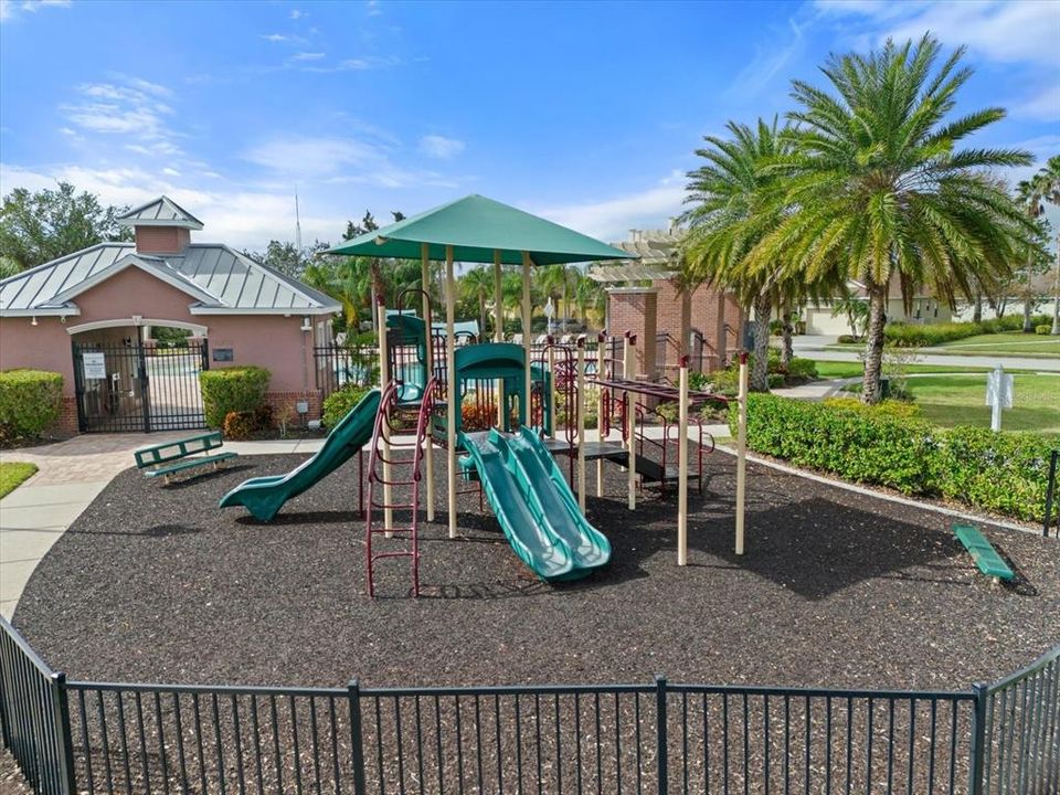 For Sale: $549,000 (3 beds, 3 baths, 2909 Square Feet)