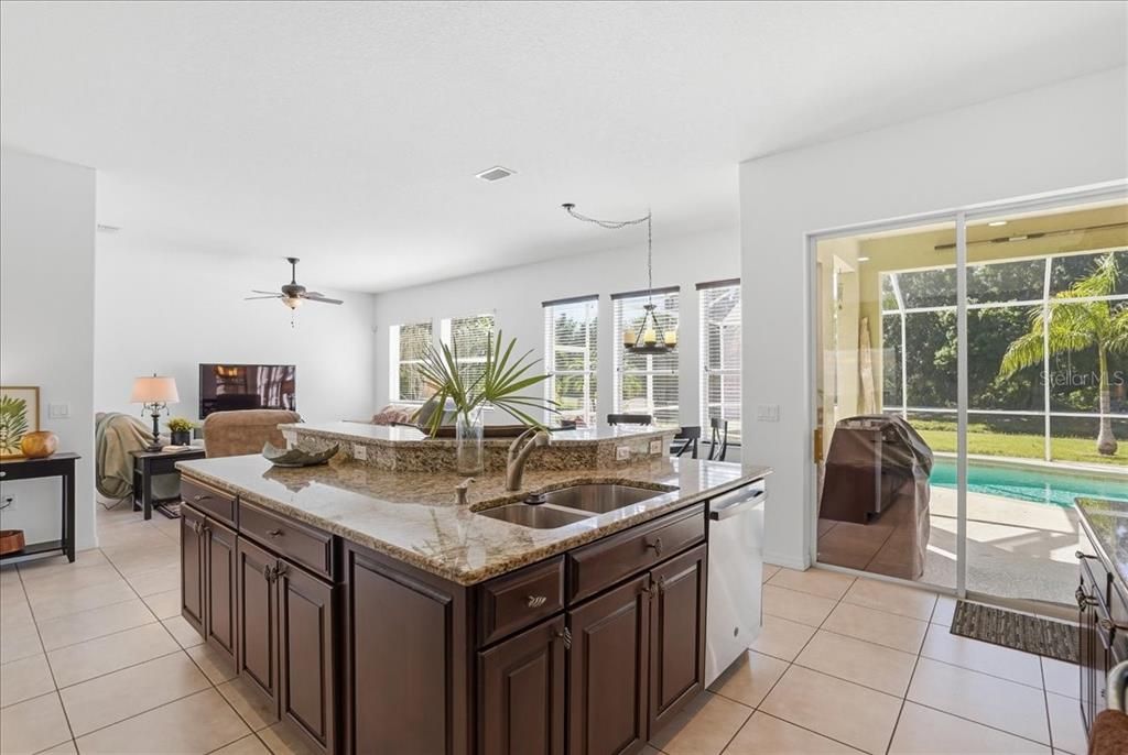 For Sale: $549,000 (3 beds, 3 baths, 2909 Square Feet)
