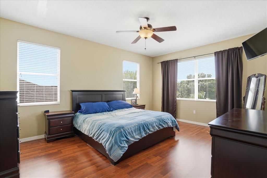For Sale: $549,000 (3 beds, 3 baths, 2909 Square Feet)