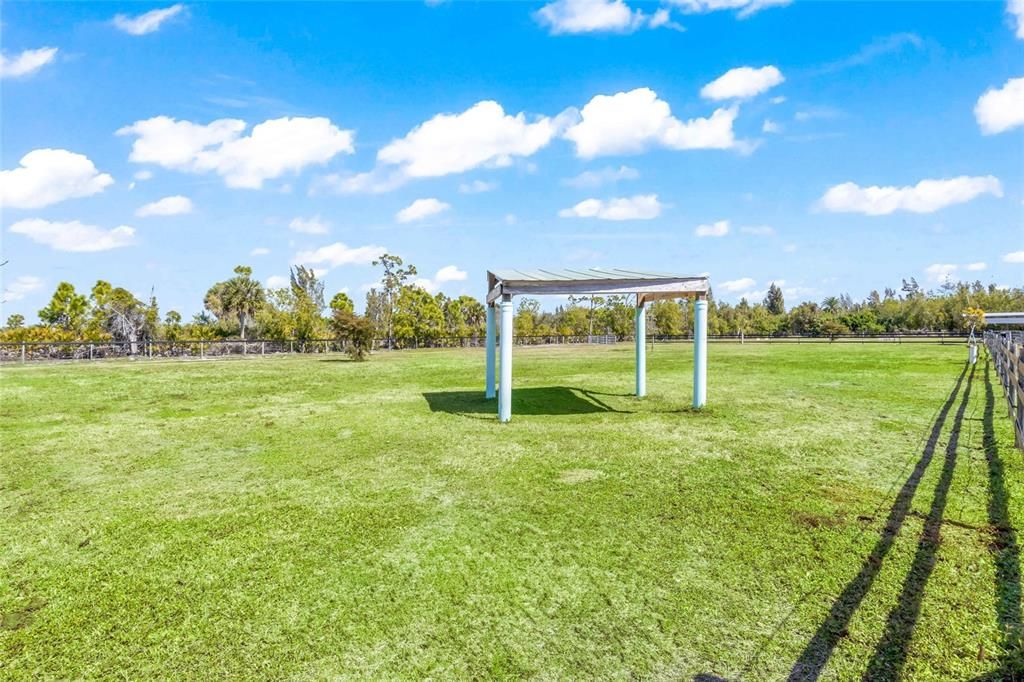 For Sale: $898,000 (2 beds, 1 baths, 3520 Square Feet)