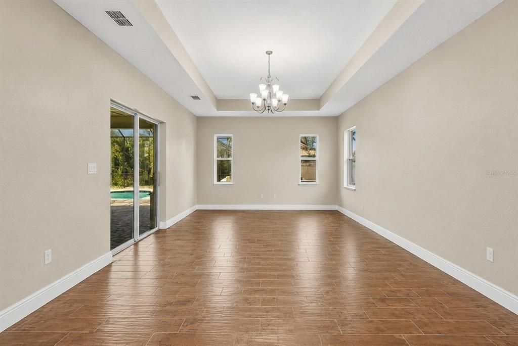 For Sale: $1,250,000 (6 beds, 4 baths, 3895 Square Feet)