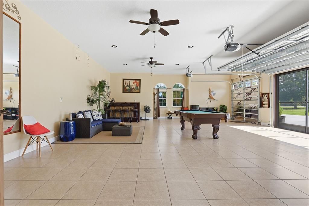 For Sale: $1,250,000 (6 beds, 4 baths, 3895 Square Feet)