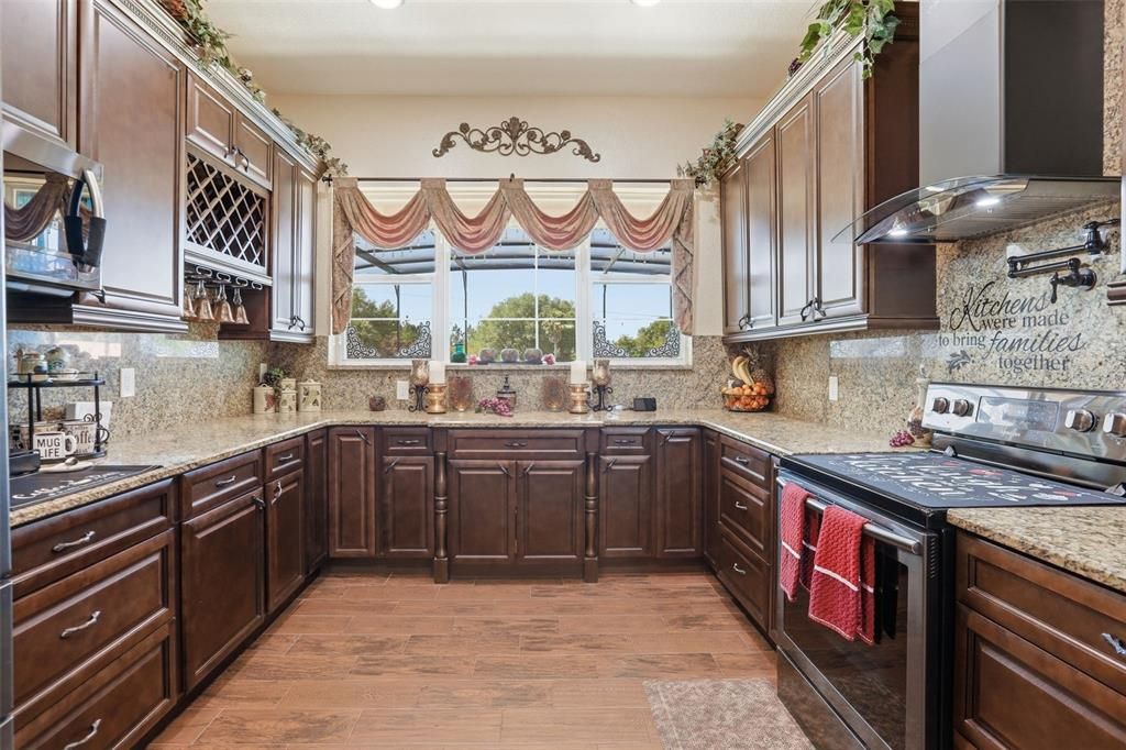 For Sale: $1,250,000 (6 beds, 4 baths, 3895 Square Feet)