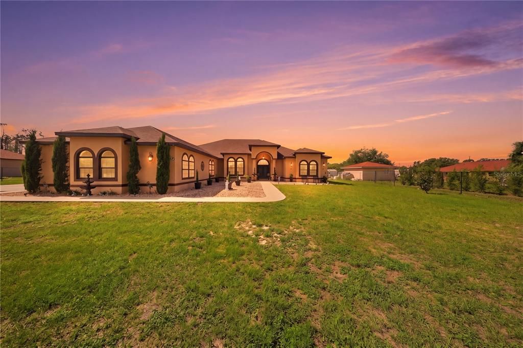 For Sale: $1,250,000 (6 beds, 4 baths, 3895 Square Feet)