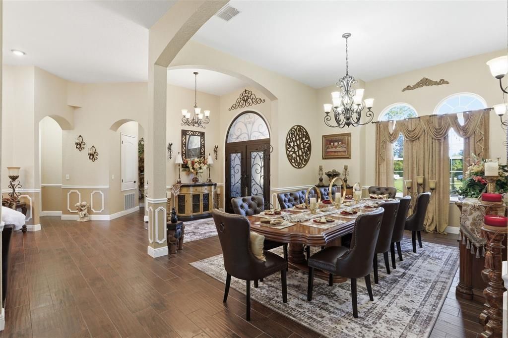 For Sale: $1,250,000 (6 beds, 4 baths, 3895 Square Feet)