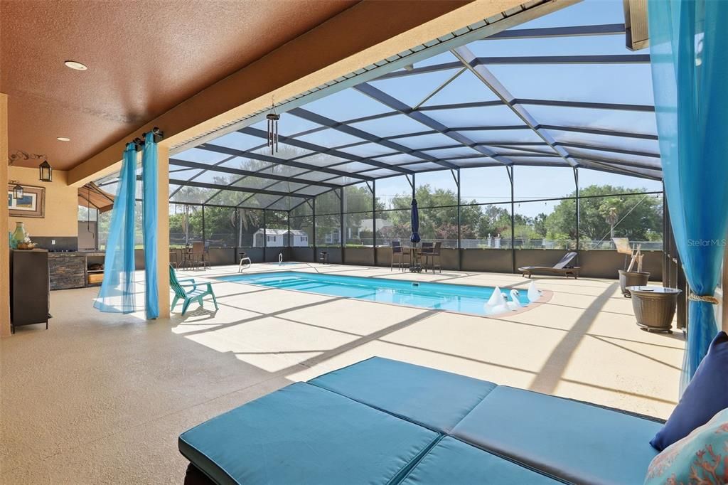 For Sale: $1,250,000 (6 beds, 4 baths, 3895 Square Feet)