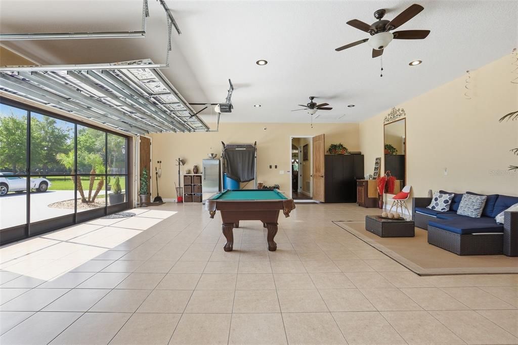 For Sale: $1,250,000 (6 beds, 4 baths, 3895 Square Feet)