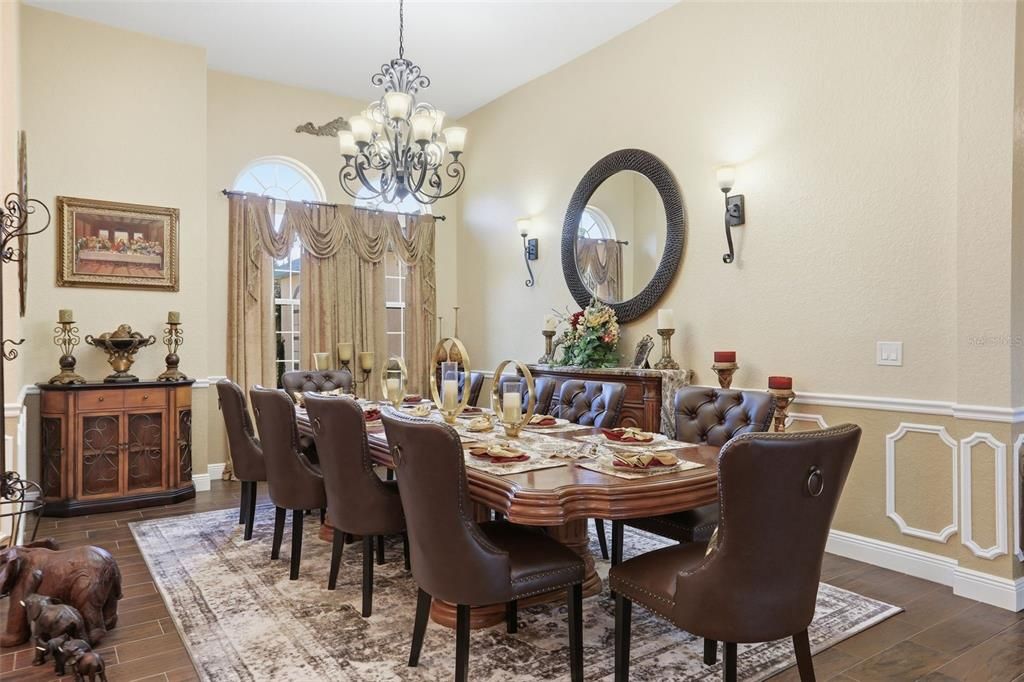 For Sale: $1,250,000 (6 beds, 4 baths, 3895 Square Feet)