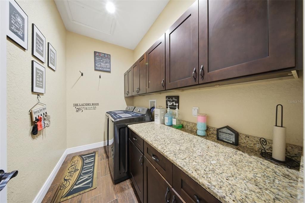 For Sale: $1,250,000 (6 beds, 4 baths, 3895 Square Feet)