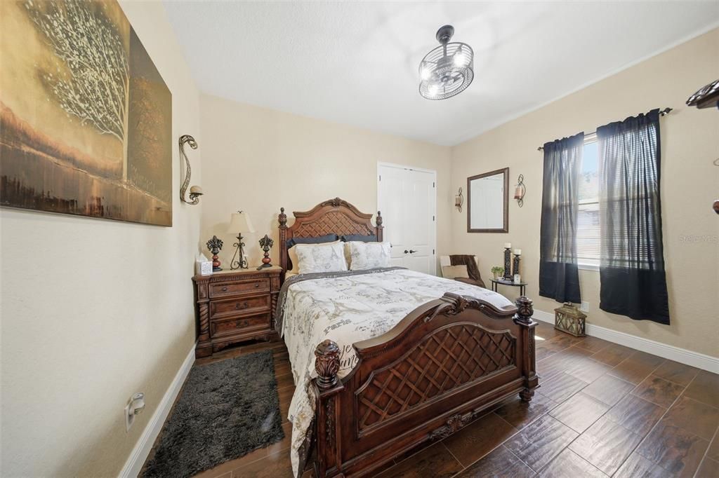 For Sale: $1,250,000 (6 beds, 4 baths, 3895 Square Feet)
