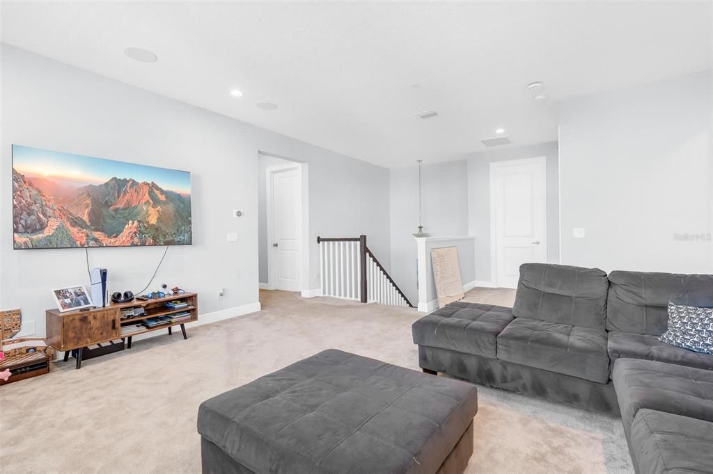 For Sale: $1,200,000 (5 beds, 4 baths, 3816 Square Feet)