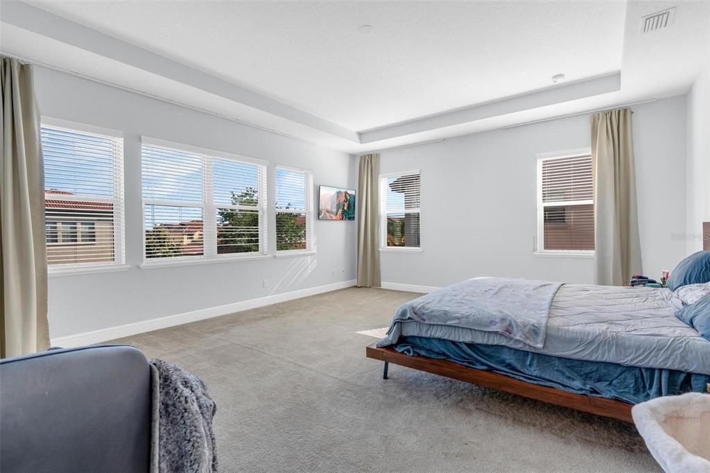 For Sale: $1,200,000 (5 beds, 4 baths, 3816 Square Feet)