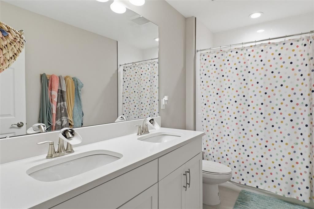 For Sale: $723,000 (5 beds, 3 baths, 3336 Square Feet)
