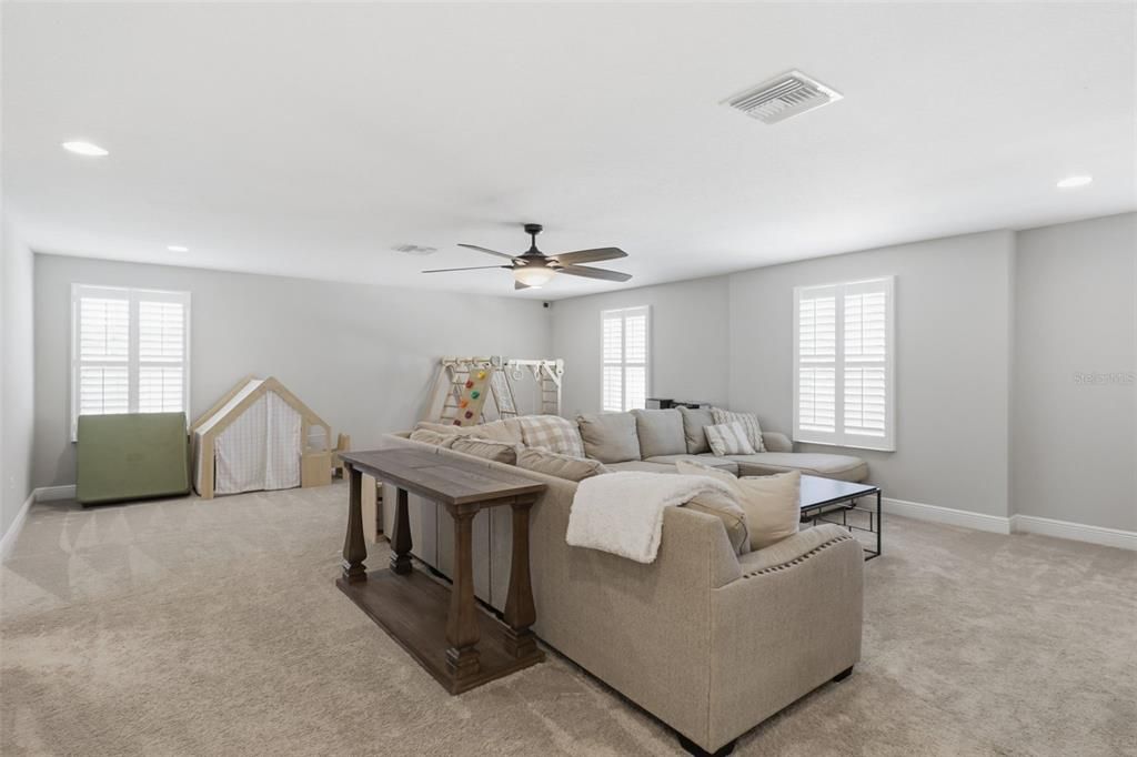 For Sale: $723,000 (5 beds, 3 baths, 3336 Square Feet)