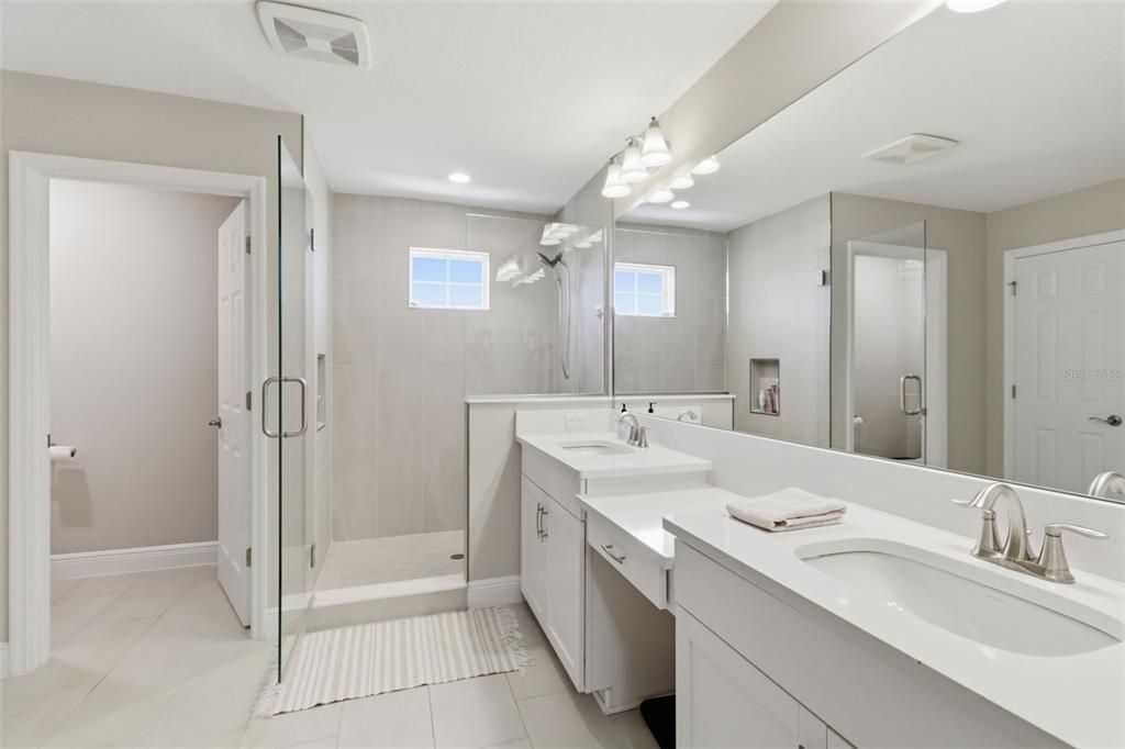 For Sale: $723,000 (5 beds, 3 baths, 3336 Square Feet)