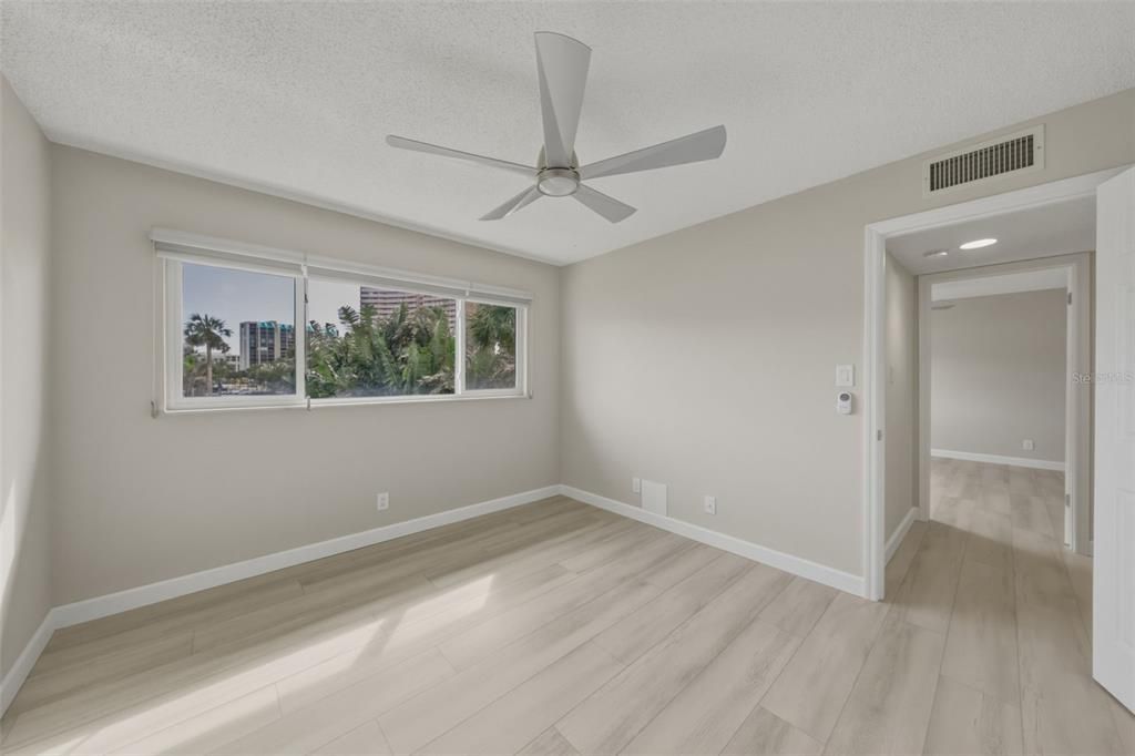 Active With Contract: $550,000 (2 beds, 2 baths, 1118 Square Feet)