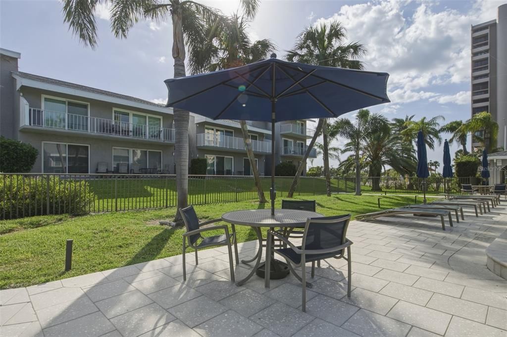 Active With Contract: $550,000 (2 beds, 2 baths, 1118 Square Feet)
