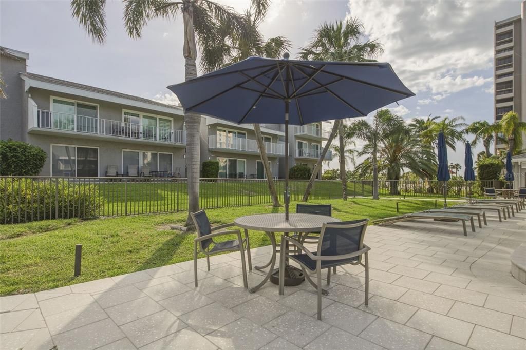 Active With Contract: $550,000 (2 beds, 2 baths, 1118 Square Feet)