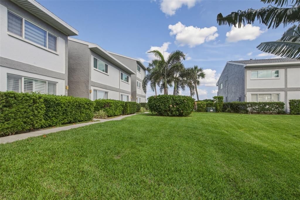 Active With Contract: $550,000 (2 beds, 2 baths, 1118 Square Feet)