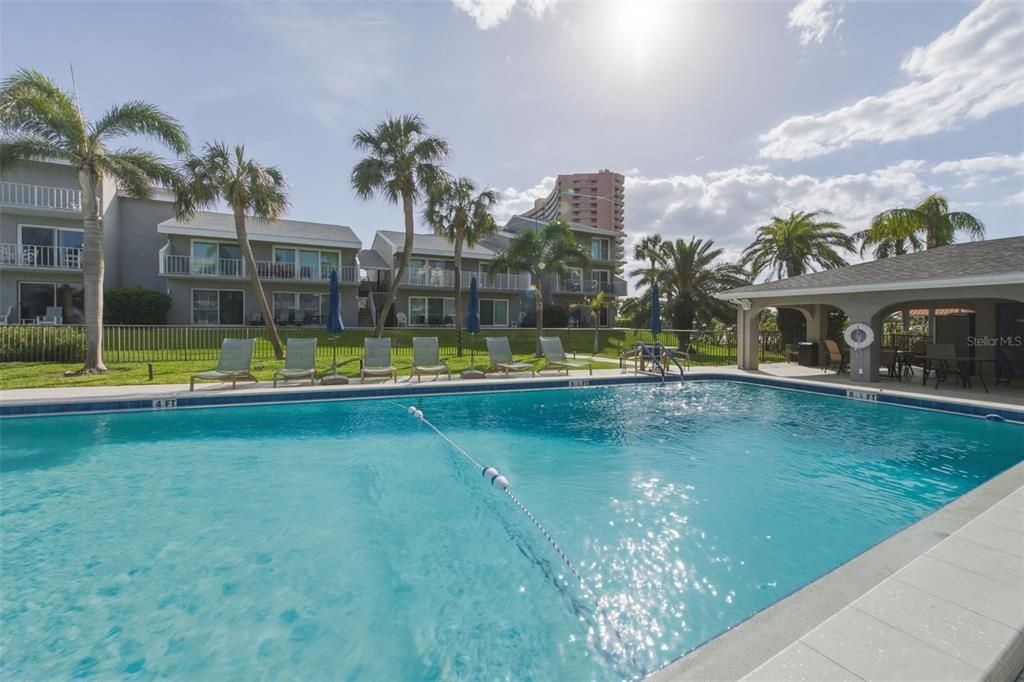 Active With Contract: $550,000 (2 beds, 2 baths, 1118 Square Feet)
