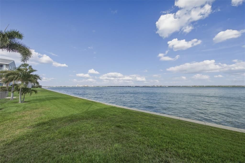Active With Contract: $550,000 (2 beds, 2 baths, 1118 Square Feet)