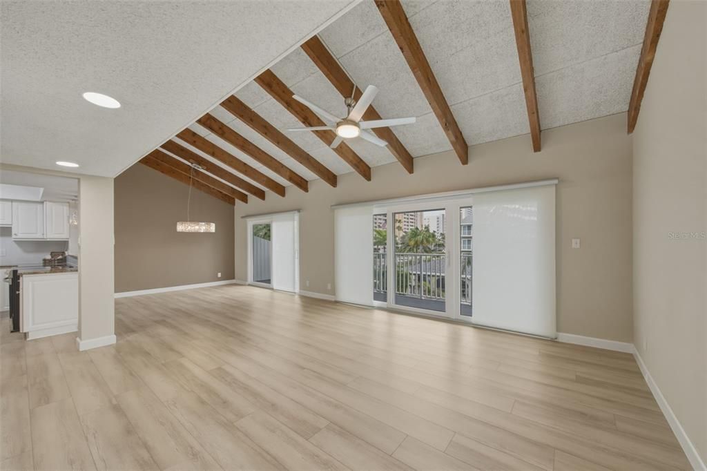 Active With Contract: $550,000 (2 beds, 2 baths, 1118 Square Feet)