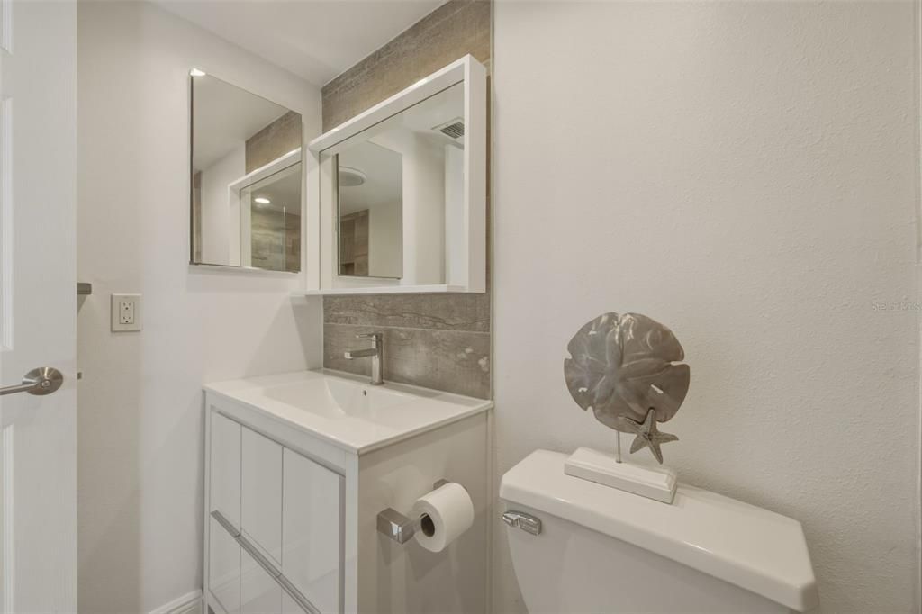 Active With Contract: $550,000 (2 beds, 2 baths, 1118 Square Feet)