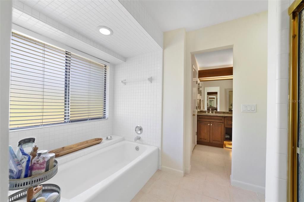 На продажу: $899,000 (4 спален, 4 ванн, 2981 Квадратных фут)