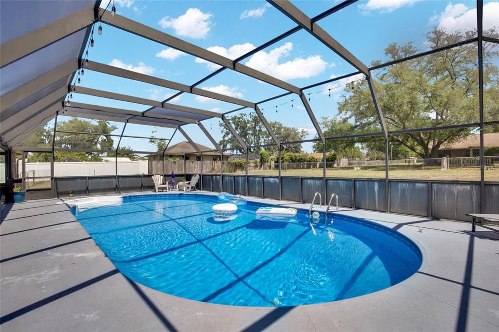 For Sale: $400,000 (4 beds, 3 baths, 2268 Square Feet)