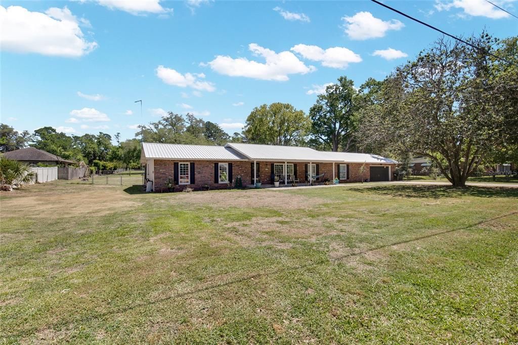 For Sale: $400,000 (4 beds, 3 baths, 2268 Square Feet)