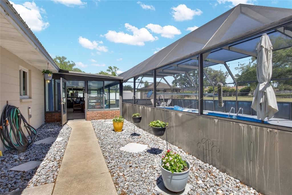 For Sale: $400,000 (4 beds, 3 baths, 2268 Square Feet)