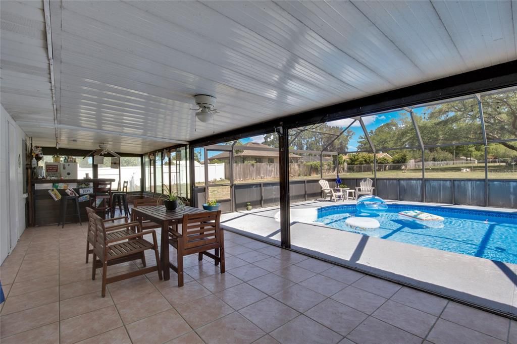 For Sale: $400,000 (4 beds, 3 baths, 2268 Square Feet)