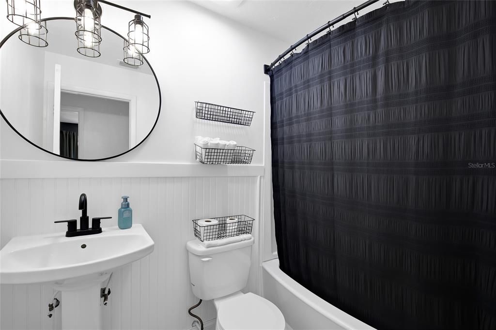 For Sale: $400,000 (4 beds, 3 baths, 2268 Square Feet)