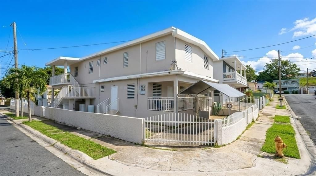 Vendido Recientemente: $250,000 (7 camas, 4 baños, 3650 Pies cuadrados)