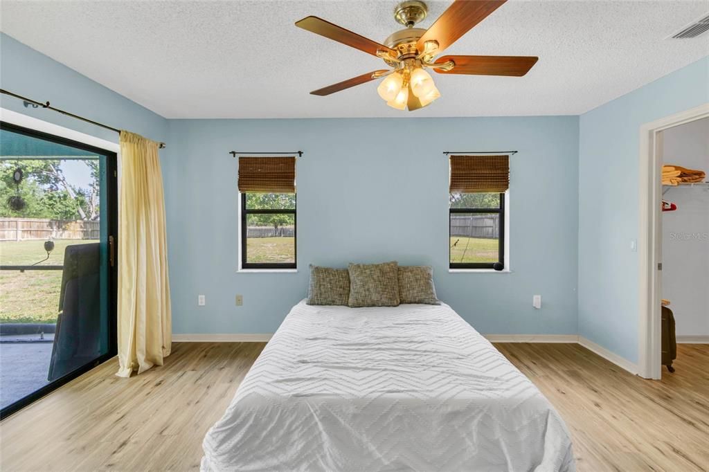 En Venta: $499,000 (3 camas, 3 baños, 2439 Pies cuadrados)