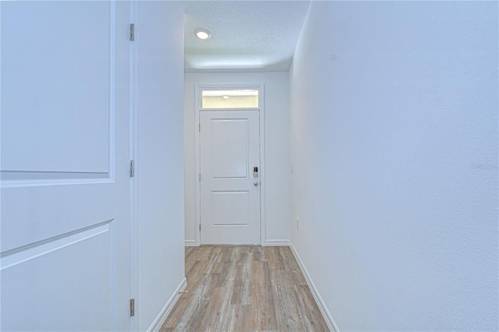 Activo con contrato: $2,650 (4 camas, 2 baños, 2305 Pies cuadrados)