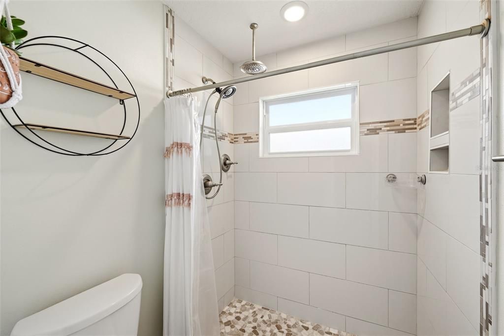 Active With Contract: $349,000 (3 beds, 2 baths, 1253 Square Feet)