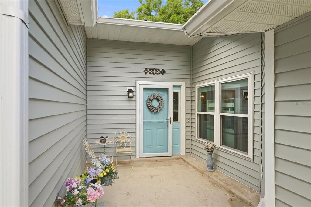 Active With Contract: $349,000 (3 beds, 2 baths, 1253 Square Feet)