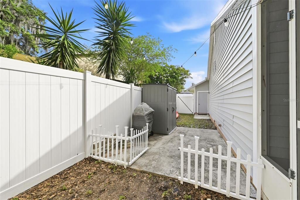 Active With Contract: $349,000 (3 beds, 2 baths, 1253 Square Feet)