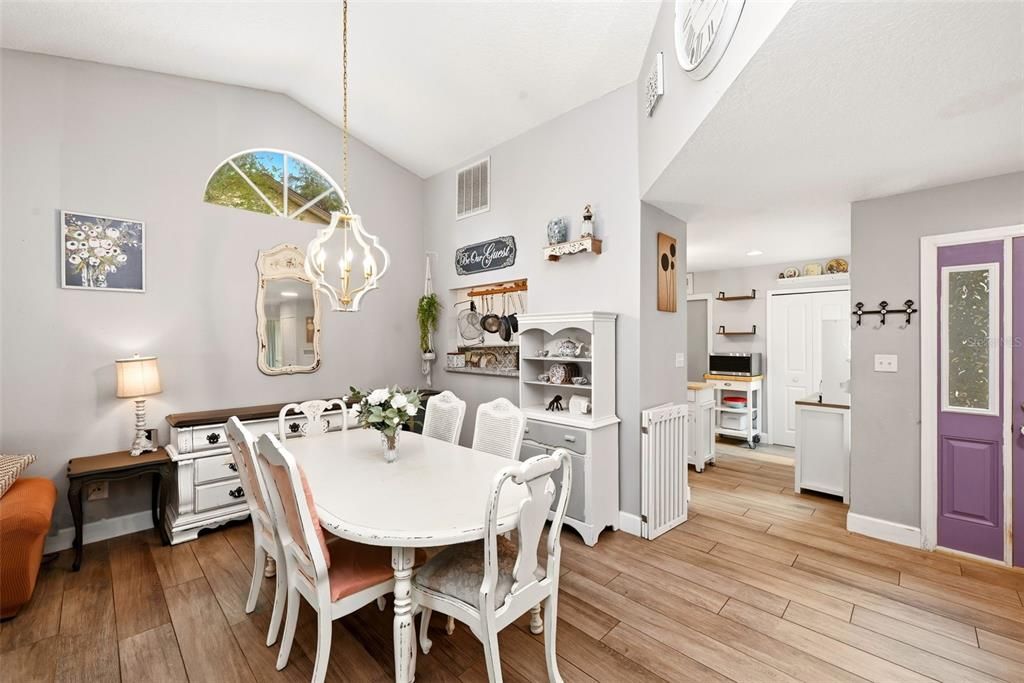 Active With Contract: $349,000 (3 beds, 2 baths, 1253 Square Feet)