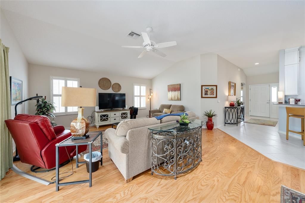 Activo con contrato: $440,000 (3 camas, 2 baños, 1912 Pies cuadrados)