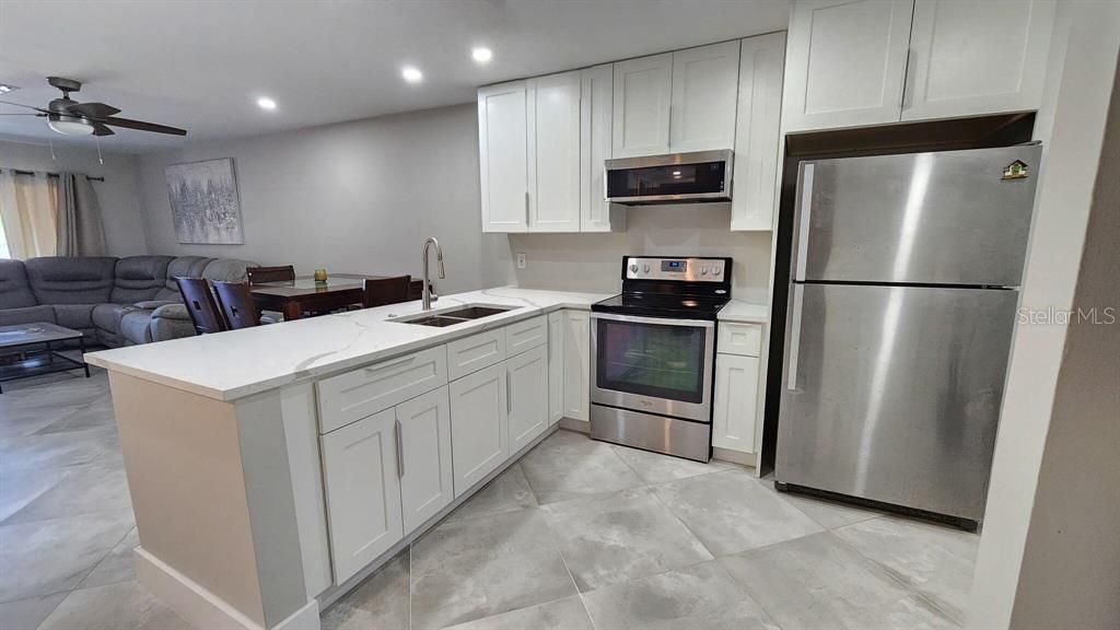 For Sale: $185,000 (2 beds, 2 baths, 1000 Square Feet)