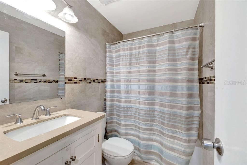 For Sale: $185,000 (2 beds, 2 baths, 1000 Square Feet)